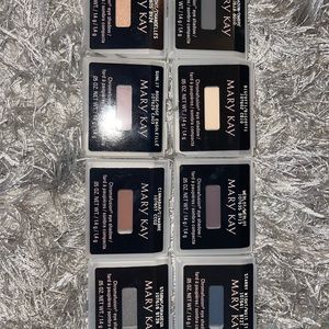 Individual eye shadows